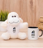 Kişiye Özel Herkes Delirdi Tasarım Esprili Peluş Koyun ve Siyah Kupa