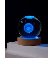 3D Karahindiba Temalı Kristal Küre Led Gece Lambası – USB'li Ahşap Standlı RGB Led Lamba