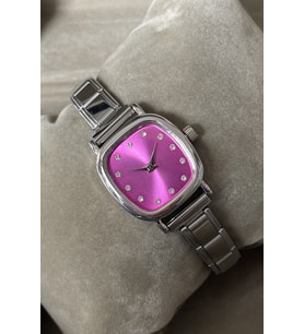 Kare Minimal Kadın Kol Saati Özel Kutulu Taş Detaylı Pembe Gümüş Renk Metal Kordon Şık Yılbaşı Hediyesi Arkadaşa Sevgiliye Ablaya Anneye Eşe Hanıma Teyzeye Halaya Doğum Günü Özel Gün Yıl Dönümü Hediyesi Kız Kardeşe Kız Çocuğa Yeni İş İçin Hediye