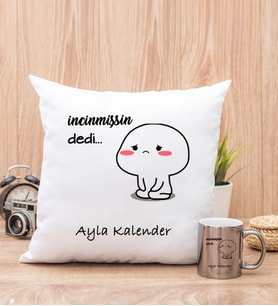Kişiye Özel İncinmişsin Dedi Tasarım Esprili Kare Yastık ve Silver Kupa