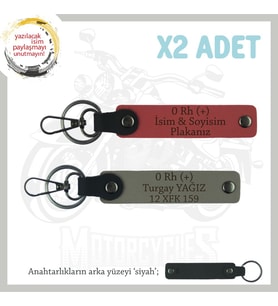 Hız Aşıkları İçin Özel İsim Plaka ve 0 Rh (+) Kan Grubu Yazılı x2 Anahtarlık, Nar Çiçeği-Kül Gri-Syh (Çok Renkli)
