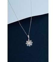 Elika Silver 925 Ayar Gümüş Zarif Çiçek Model Kolye