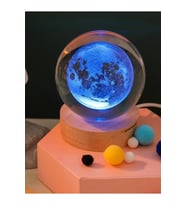 Ledli USB'li Ahşap Standlı Dolunay Küre Temalı Kristal Ay Küre Renkli RGB 3D Oda Masa Gece Lambası (Karışık)