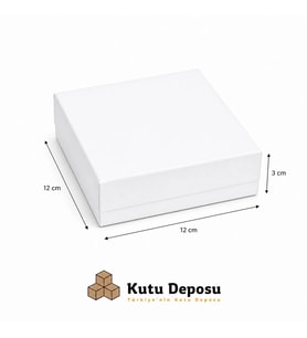 12x12x3 cm Tam Kapaklı Selefonlu Süngerli Takı Kutusu - Beyaz (DEMONTE) (50 ADET)