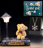 Kişiye Özel İsimli Hediye Seti, Biblolu Siyah Masa Lambası ve Gerçek Ametist Taşlı Lotus Kolye (Model 6)
