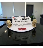 Doğal Beyaz Mermer İsimlik Gold Renkli Çift Arslan'lı Önünde Türkiye Stickers
