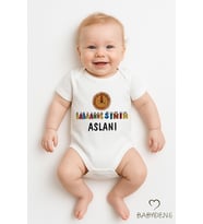 Babaannesinin Aslanı Yazılı Çıtçıtlı Bebek Body Tulum  %100 Pamuk Kısa Kollu Erkek Bebek Zıbın (Beyaz)