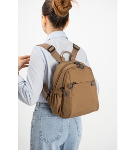 Kadın Sırt Çantası Ultra Hafif Paraşüt Kumaş Su İtici Kumaş Günlük Sırt Çantası Ölçüsü 30*24 Cm