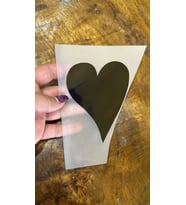 ÜTÜ İLE YAPIŞAN SİYAH KALP TRANSFER BASKI ARMA 11X9 CM