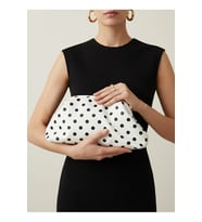 Kadın Puantiyeli Benekli Burslu Pouch Clutch Çanta Altın Zincir Detaylı (21x13)