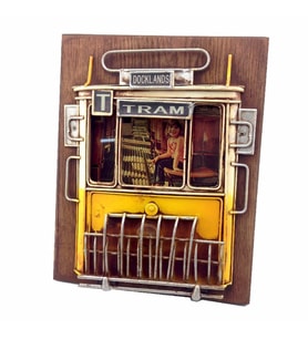 Nostaljik Metal Sarı Tramvay Tasarımlı Resim Çerçevesi E-5439