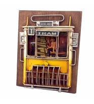 Nostaljik Metal Sarı Tramvay Tasarımlı Resim Çerçevesi E-5439