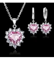 Swarovski Ana Taşlı, Zirkon Taş İşlemeli, Trend Kalp ,  Gümüş Takı Seti, Ahşap Kutu içerisinde (Pembe)