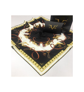 Kemer Püsküllü Desen Black Seri Twill Eşarp Eşarp Askısı ile Birlikte 90x90 cm K