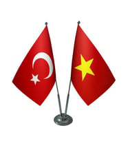 Masa Üstü Vietnam Bayrağı Türk Bayrağı İkili Krom Direk Masa Bayrak Seti