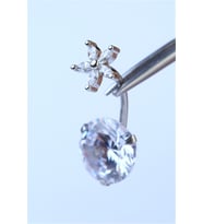 Çiçekli Beyaz Taş Göbek Silver Piercing