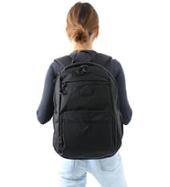Orta Boy Sırt Çantası Ultra Hafif Çok Cepli Siyah (Model:571-13-9E)
