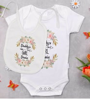 BK Kids Kişiye Özel Daddy's Girl Tasarımlı Bebek Body Zıbın ve Mama Önlüğü Hediye Seti - Model 1