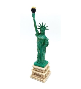 ABD New York Özgürlük Heykeli Reçine 18 cm (Karışık)