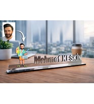 Kişiye Özel Tatil Seven Erkek Karikatürlü 30 cm Ayna Pleksi Masaüstü İsimlik - Ofis Hediyesi