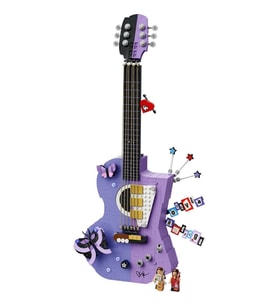 Editions Olivia Rodrigo’nun İki Renkli Gitarı 43031