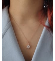MAGRİB star kesim ( yüksek kalite parlaklık ve kesim ) tek taşlı kadın gümüş kolye (Rose)