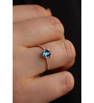 Oval Mavi Topaz ve Pırlanta Yüzük 14 Ayar Rose Altın