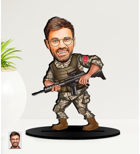 Kişiye Özel En Büyük Asker  Karikatürlü  Mdf Biblo (Çok Renkli)