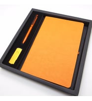 Wings SG170 Kutulu Turuncu İsme Özel Defter + 16GB Usb Bellek + Touch Kalem Set  Hepsi İsme Özel