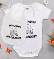 BK Kids Yıkılmadım Dinleniyorum Tasarımlı Beyaz Bebek Body Zıbın ve Mama Önlüğü Hediye Seti-1