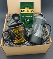 Kişiye Özel Gold İsim Soyisim Baskılı Mat Siyah Kupa & French Press & Jacobs Filtre Kahve Hediye Seti