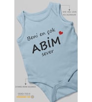 Beni En Çok Abim Sever Baskılı Bebek Zıbını – Çıtçıtlı Body  %100 Pamuk Sıfır Kol (Bebek Mavisi)