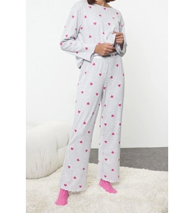 Tarz Rahat Uzun Kollu Geniş Paça Kalpli Baskılı Lastikli Örme Pijama Takımı (Gri-Melanj)