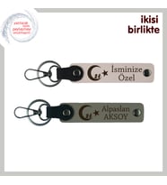 Evlilik Yıldönümü Anlamlı Hediye – Çocuk Ve Ayyıldız Temalı Deri Anahtarlık Seti, Pudra-Kül Gri