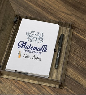 Kişiye Özel Matematik Öğretmeni Tasarımlı Ahşap Kutulu Ajanda Kalem Seti (Beyaz)
