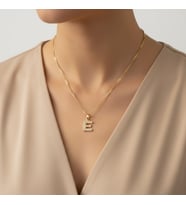 STİL İNCİSİ/XUPING JEWELRY E TAŞLI HARF KOLYE