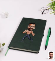 BK Gift Kişiye Özel Bruce Lee Karikatürlü Yeşil Termo Deri Defter Kalem Seti Model 1
