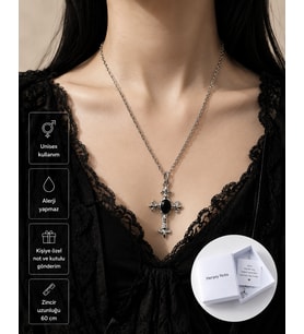 Siyah Taş Detaylı Gotik Haç Kolye – Alternatif Stil Unisex Zincir Kolye