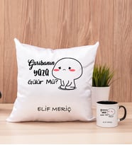 Kişiye Özel Garibanın Yüzü Gülür Mü Esprili Kare Yastık ve Siyah Kupa