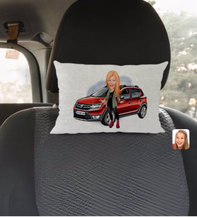 BK Gift Kişiye Özel Plakalı Kadın Dacia Sandero Karikatürlü Dikdörtgen Araç Koltuk Yastığı-1