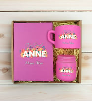 BK Gift Kişiye Özel İsimli DTF Anne Temalı Pembe Defter & Kahve Fincanı & Mum Hediye Seti-2, Anneye Hediye, Anneler Günü Hediyesi