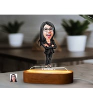 BK Gift Kişiye Özel Kadın Karikatürlü Dekoratif 3D Biblo LED Işıklı Gece Lambası-16, Sevgiliye Hediye, Arkadaşa Hediye, Doğum Günü Hediyesi