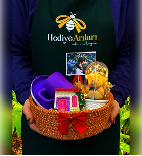 Fotoğraflı Hediye Sepeti  Mor Kahve Fincanı & Magnet & Işıklı Peluş Ayıcıklı Fanus