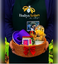 Fotoğraflı Hediye Sepeti  Mor Kahve Fincanı & Magnet & Işıklı Peluş Ayıcıklı Fanus