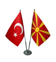 Masa Üstü Makedonya Bayrağı Türk Bayrağı İkili Krom Direk Masa Bayrak Seti