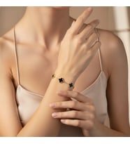 Lorivelle Siyah Mineli Dört Yapraklı Yonca Çelik Bileklik  14K Altın Kaplama Modern Tasarım (17 + 5 cm)