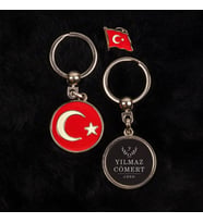İsim ve Tarihli Türk Bayraklı Anahtarlık ve Rozet (Siyah)