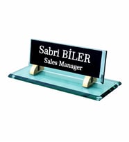 Kişiye Özel Tasarım Cam Masaüstü İsimlik - Ofis İsimlik - Yönetici İsimlik – Masalık – Masa İsimliği – Ofis İsimliği – Yönetici İsimliği – Kristal Cam Masaüstü İsimlik