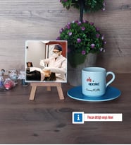 Diş Hekimi Fotoğraflı Dekoratif Taş, Ahşap Altlıklı Türk Kahvesi Fincanı HediyeDiş Hekimine Diş Hekimleri Günü Hediyesi (Model 5)
