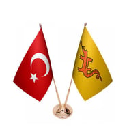 Masa Üstü Hun İmparatorluğu Bayrağı Türk Bayrağı İkili Pirinç Direk Masa Bayrak Seti